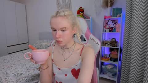 Mia online show from 10, 2, 2026