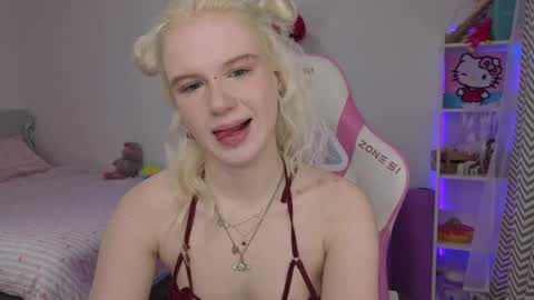 Mia online show from 11, 4, 2026