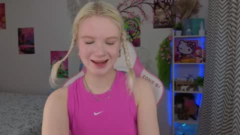 Snapshot of mia_waterlily chatting on 11, 5, 2026 Mia online show from 11, 5, 2026