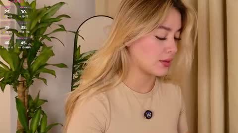 Snapshot of mia_white11 chatting on 21, 7, 2026 Mia White online show from 21, 7, 2026