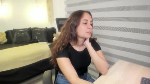 Mia   online show from 10, 11, 2025