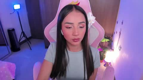 mia  nicolle online show from 20, 11, 2025