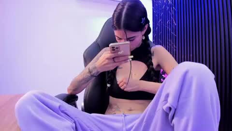 Mia  online show from 18, 7, 2026