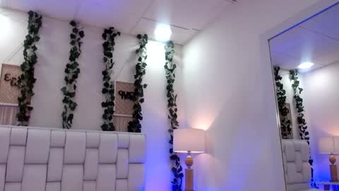 Snapshot of miaa_gh1 chatting on 7, 6, 2026 Mia online show from 7, 6, 2026