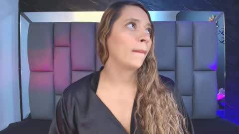 Mia online show from 25, 9, 2025