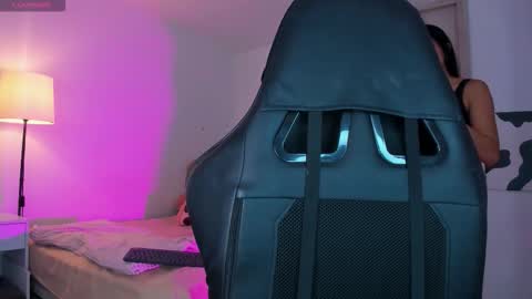 Mia online show from 2, 10, 2025