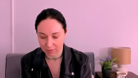 Snapshot of miaalluring chatting on 25, 4, 2026 Mia online show from 25, 4, 2026