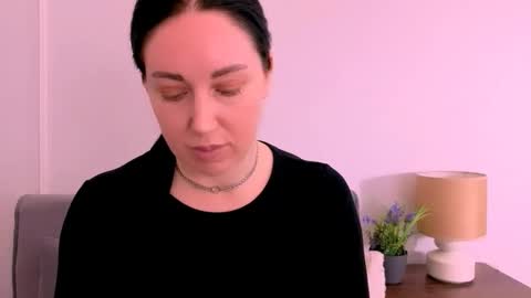 Snapshot of miaalluring chatting on 27, 4, 2026 Mia online show from 27, 4, 2026