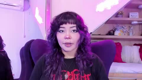 Mia online show from 5, 11, 2025