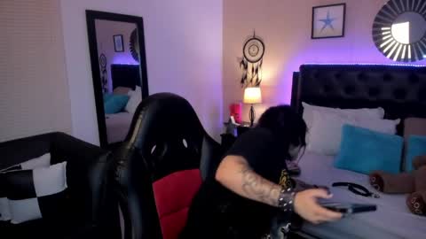 Mia online show from 20, 4, 2026