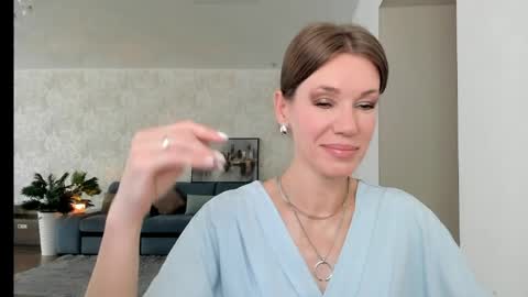 Snapshot of miababy14 chatting on 21, 5, 2026 Mia online show from 21, 5, 2026