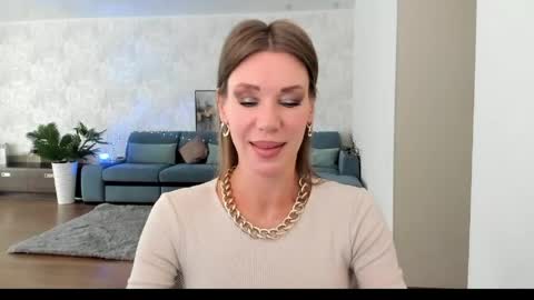 Snapshot of miababy14 chatting on 4, 6, 2026 Mia online show from 4, 6, 2026