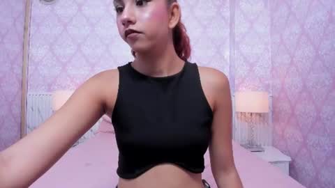Snapshot of miabloom19 chatting on 18, 6, 2026 Mia online show from 18, 6, 2026