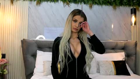 Mia online show from 9, 1, 2026