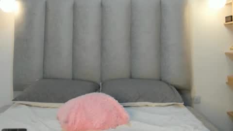 miacleark online show from 2, 4, 2026