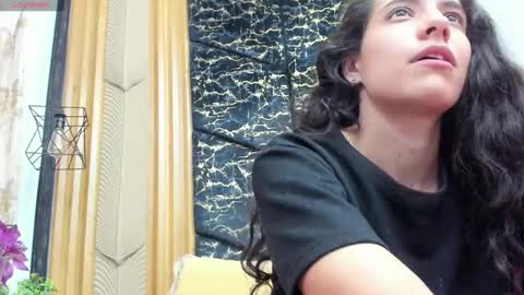 Snapshot of miacours chatting on 23, 4, 2026 MiaCours online show from 23, 4, 2026