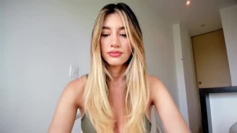 Snapshot of miaduval chatting on 30, 5, 2026 Mia online show from 30, 5, 2026