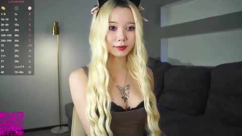 Mia online show from 28, 9, 2025