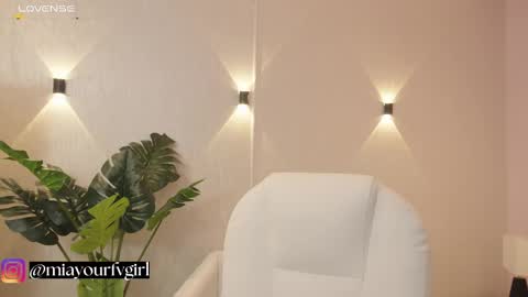 Mia Gomez online show from 13, 9, 2025