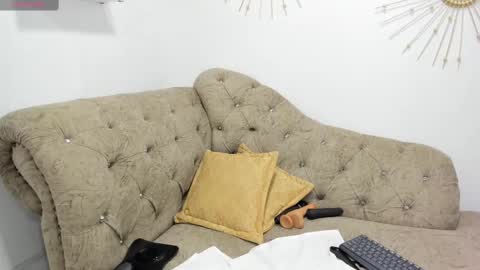 Miah Collins online show from 14, 2, 2025