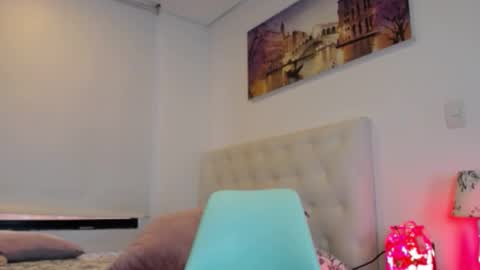 MiaHayek online show from 13, 1, 2025