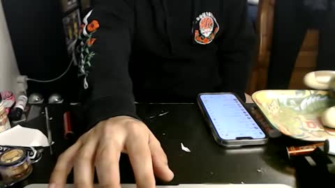 Snapshot of miaking chatting on 17, 1, 2026 Mark online show from 17, 1, 2026