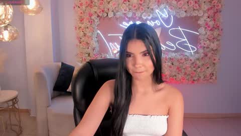 Call me Mia  online show from 5, 10, 2025