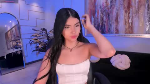 Call me Mia  online show from 16, 12, 2025