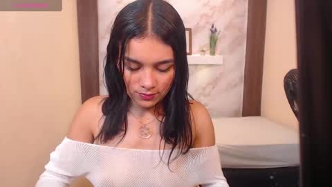 Snapshot of mialux5 chatting on 13, 10, 2025 mialux5 online show from 13, 10, 2025