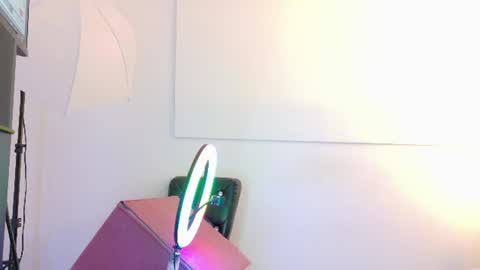 Snapshot of miamackleyn_ chatting on 7, 7, 2026 MIA online show from 7, 7, 2026