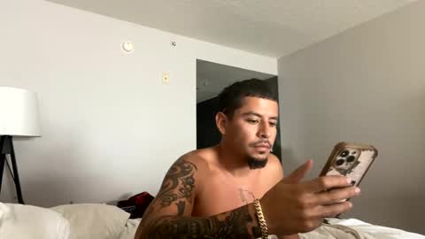 miamiclos1 online show from 3, 1, 2025