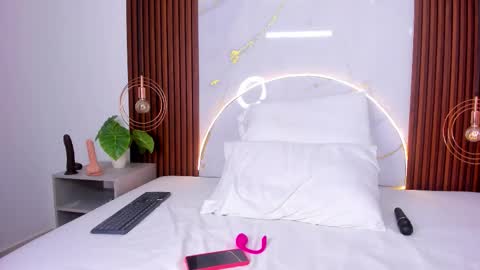 Mia  online show from 1, 10, 2025