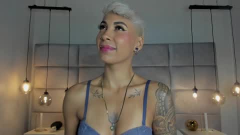 Mia Morgann online show from 2, 2, 2025