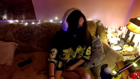 Snapshot of miaowhowl chatting on 9, 2, 2025 Kristien online show from 9, 2, 2025