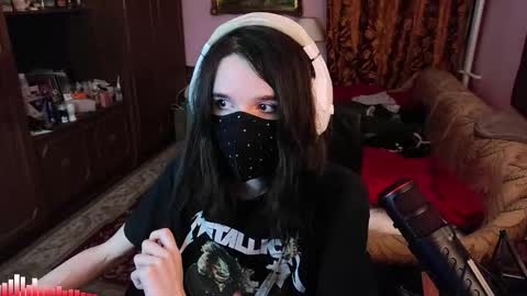 Snapshot of miaowhowl chatting on 15, 11, 2025 Kristien online show from 15, 11, 2025