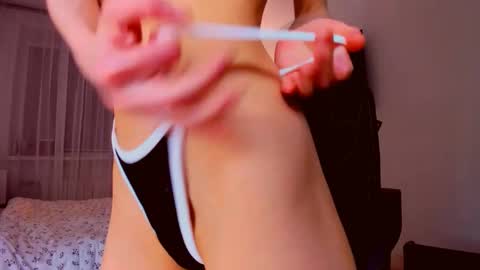 Mia online show from 8, 4, 2026