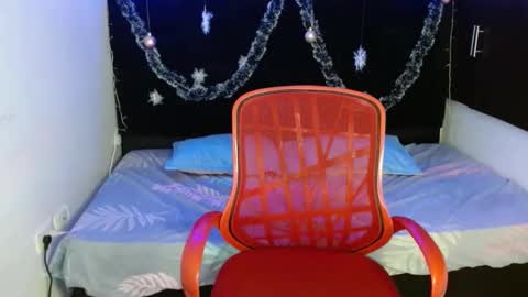 Mia Peyton   online show from 4, 12, 2024