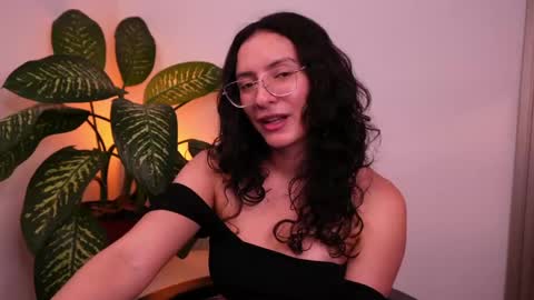 Snapshot of miaportman chatting on 23, 5, 2026 MIAPORTMANN online show from 23, 5, 2026