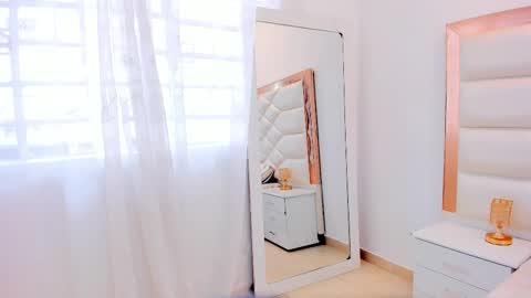 Snapshot of miaqueen021 chatting on 11, 2, 2025 Sweetie Mia online show from 11, 2, 2025