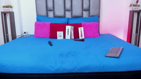 Snapshot of miarobertsmilf chatting on 6, 11, 2025 Mia Milf online show from 6, 11, 2025