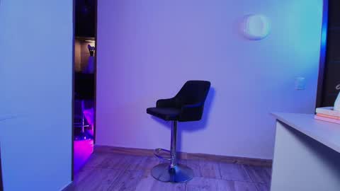 Snapshot of miarouss3 chatting on 28, 12, 2024 My name is Mia Please say hello I like to chat with you. If you have requests or dirty talk please use tip online show from 28, 12, 2024