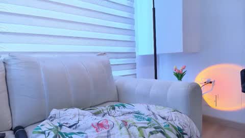 Snapshot of miarouss3 chatting on 4, 12, 2025 My name is Mia Please say hello I like to chat with you. If you have requests or dirty talk please use tip online show from 4, 12, 2025