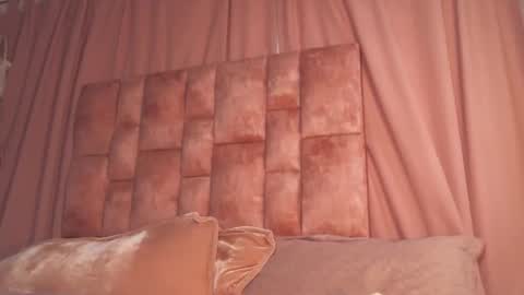 miasaandovaal 22 online show from 1, 12, 2025