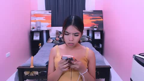 Snapshot of miasmith09 chatting on 5, 4, 2026 Pau and jence online show from 5, 4, 2026