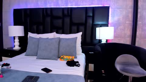 Mia Sweetth online show from 3, 3, 2025