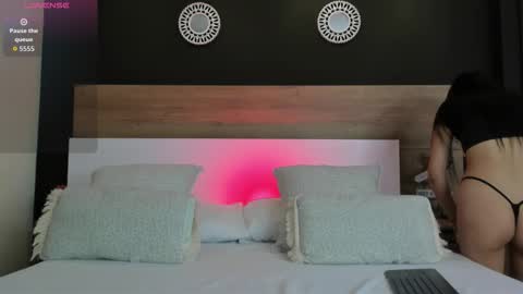 Snapshot of miataylorsweet chatting on 10, 10, 2025 Mia online show from 10, 10, 2025