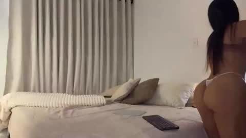 Mia online show from 1, 2, 2026