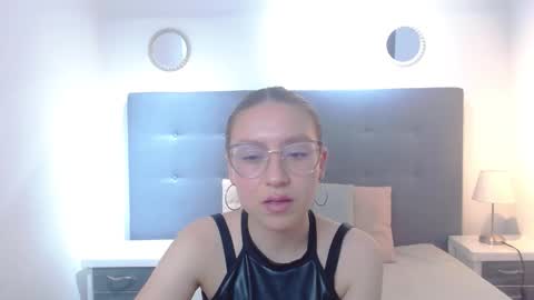 mia vega online show from 8, 1, 2026