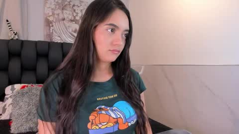 Snapshot of miavelvet1 chatting on 19, 4, 2026 miavelvet1 online show from 19, 4, 2026