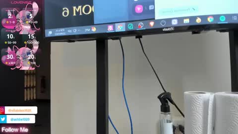 Mia Villalobos online show from 23, 9, 2025